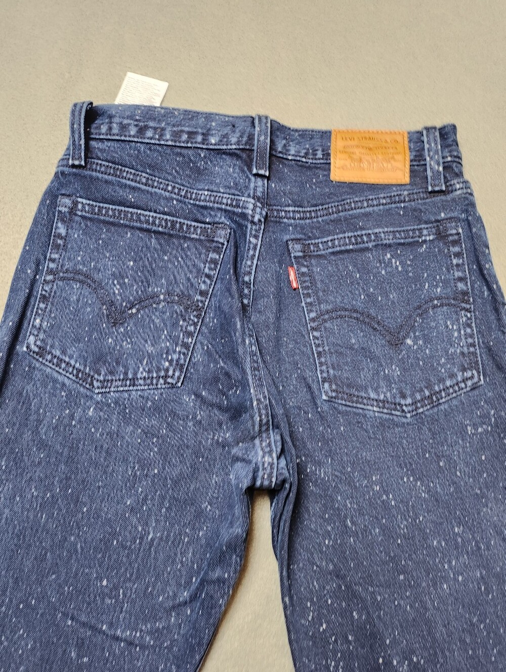 Levi’s Wedgie Fit Jeans in Intergalactic Speckled Dark Wash size 26